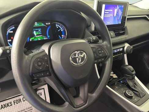 Used 2025 Toyota RAV4 XLE AWD/4WD image 21
