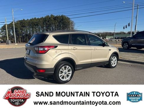 Used 2018 Ford Escape SE w/ SE Sync 3 Package image 2