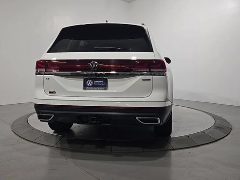 Certified 2024 Volkswagen Atlas SE w/ Panoramic Sunroof Package AWD/4WD image 4