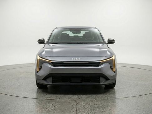 Used 2025 Kia K4 LXS image 2