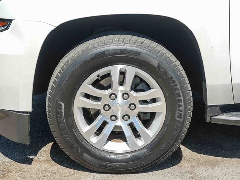 Used 2018 Chevrolet Suburban LT w/ Max Trailering Package AWD/4WD image 10