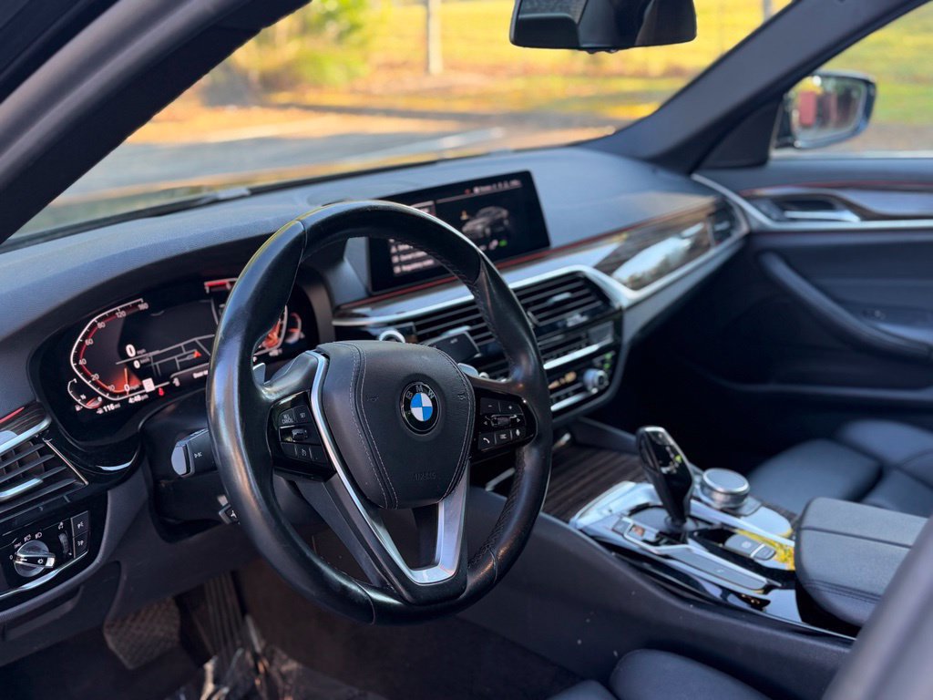 Used 2020 BMW 530i w/ Convenience Package RWD image 11