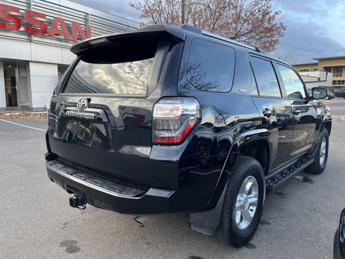 Used 2024 Toyota 4Runner SR5 Premium image 8
