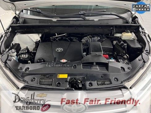 Used 2018 Toyota Highlander XLE image 25