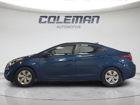 Used 2016 Hyundai Elantra SE image 2