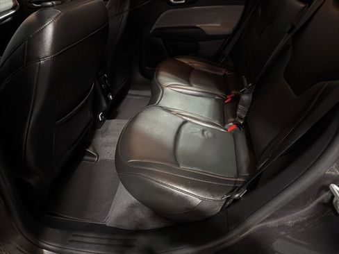 Used 2022 Jeep Compass Latitude image 14