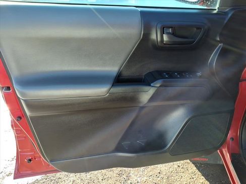 Used 2020 Toyota Tacoma SR image 12