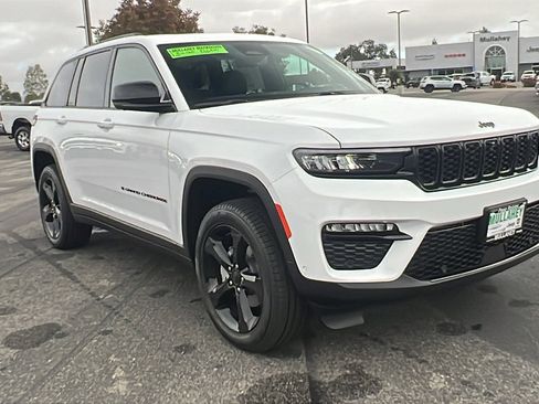 New 2025 Jeep Grand Cherokee Limited w/ Luxury Tech Group II image 1