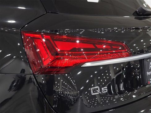 Used 2023 Audi Q5 2.0T Premium w/ Convenience Package image 32