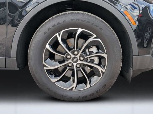 Used 2024 Lincoln Nautilus Premier AWD/4WD image 15