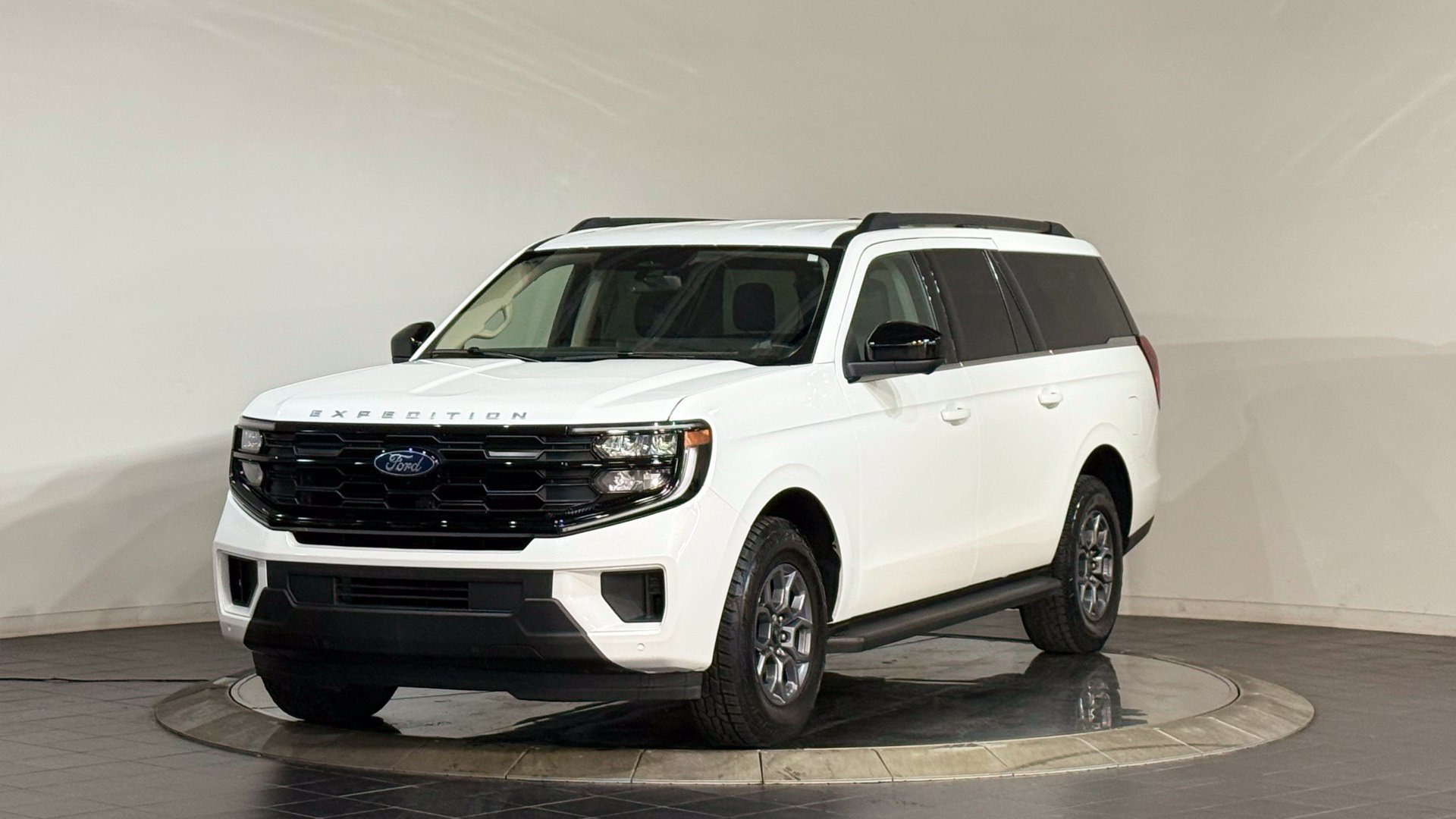Used 2025 Ford Expedition Max Active AWD/4WD image 5
