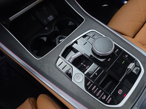 New 2026 BMW X5 xDrive50e w/ M Sport Package image 25