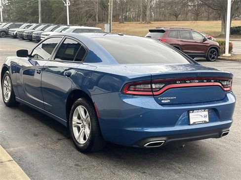 Used 2022 Dodge Charger SXT image 4
