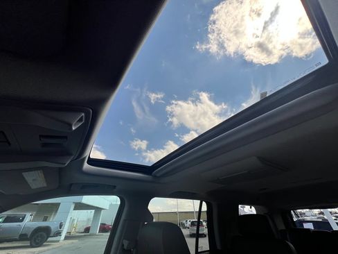 Used 2019 GMC Yukon Denali w/ Denali Ultimate Package AWD/4WD image 35