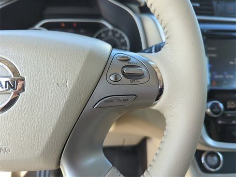 Certified 2018 Nissan Murano Platinum w/ Cargo Package image 38