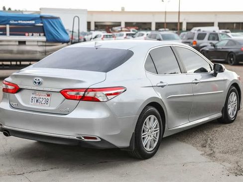 Used 2020 Toyota Camry LE image 4