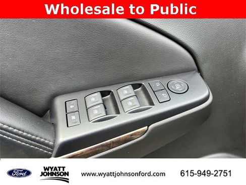 Used 2018 Chevrolet Suburban LT image 28