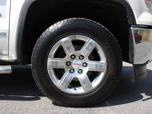 Used 2015 GMC Sierra 1500 SLT w/ SLT Preferred Package AWD/4WD image 41