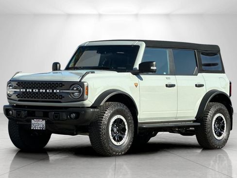 Used 2023 Ford Bronco Badlands w/ Sasquatch Package image 7