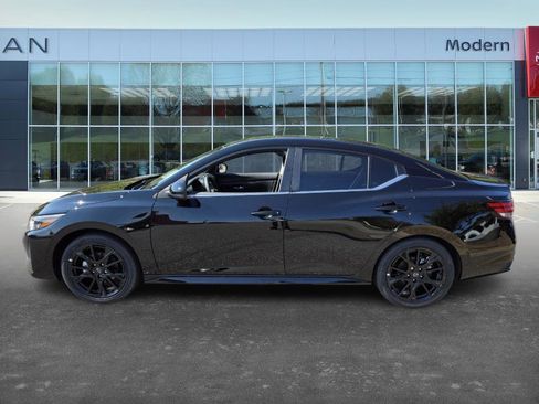 New 2025 Nissan Sentra SR w/ Midnight Edition image 8