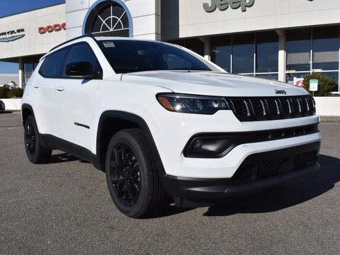New 2026 Jeep Compass Latitude image 3