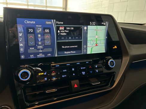 Used 2022 Toyota Highlander Platinum image 30