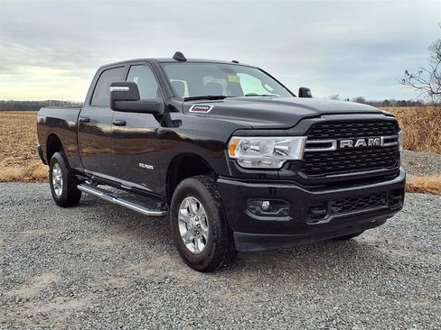 Used 2024 RAM 2500 Big Horn w/ Sport Appearance Package image 2