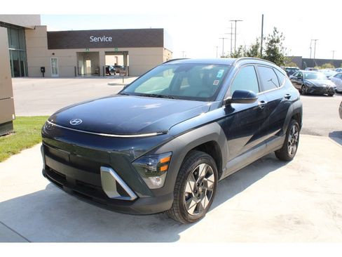 Used 2024 Hyundai Kona SEL AWD/4WD image 2