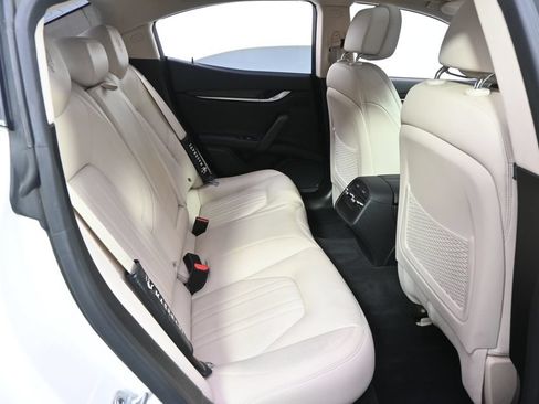 Used 2017 Maserati Ghibli RWD image 18
