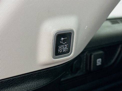 Used 2023 Jeep Grand Cherokee 4WD 4xe image 32