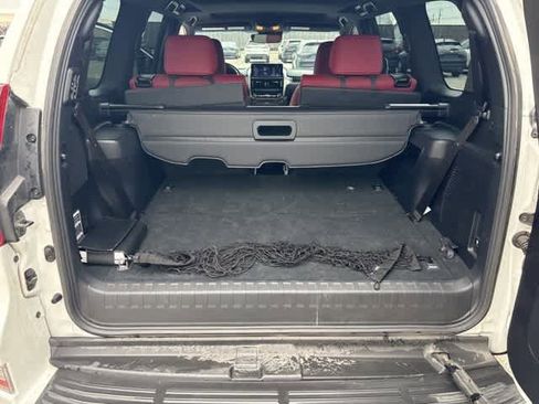 Used 2022 Lexus GX 460 Premium w/ Accessory Package image 22