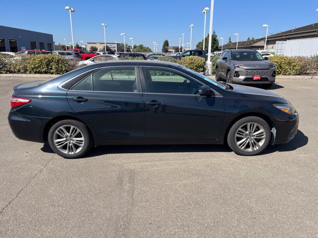 Used 2017 Toyota Camry SE FWD image 2