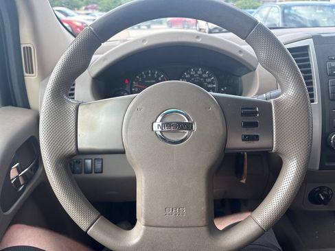 Used 2011 Nissan Frontier SV AWD/4WD image 13