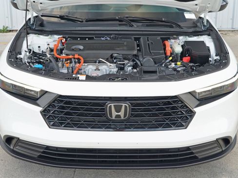 Used 2023 Honda Accord Sport image 7