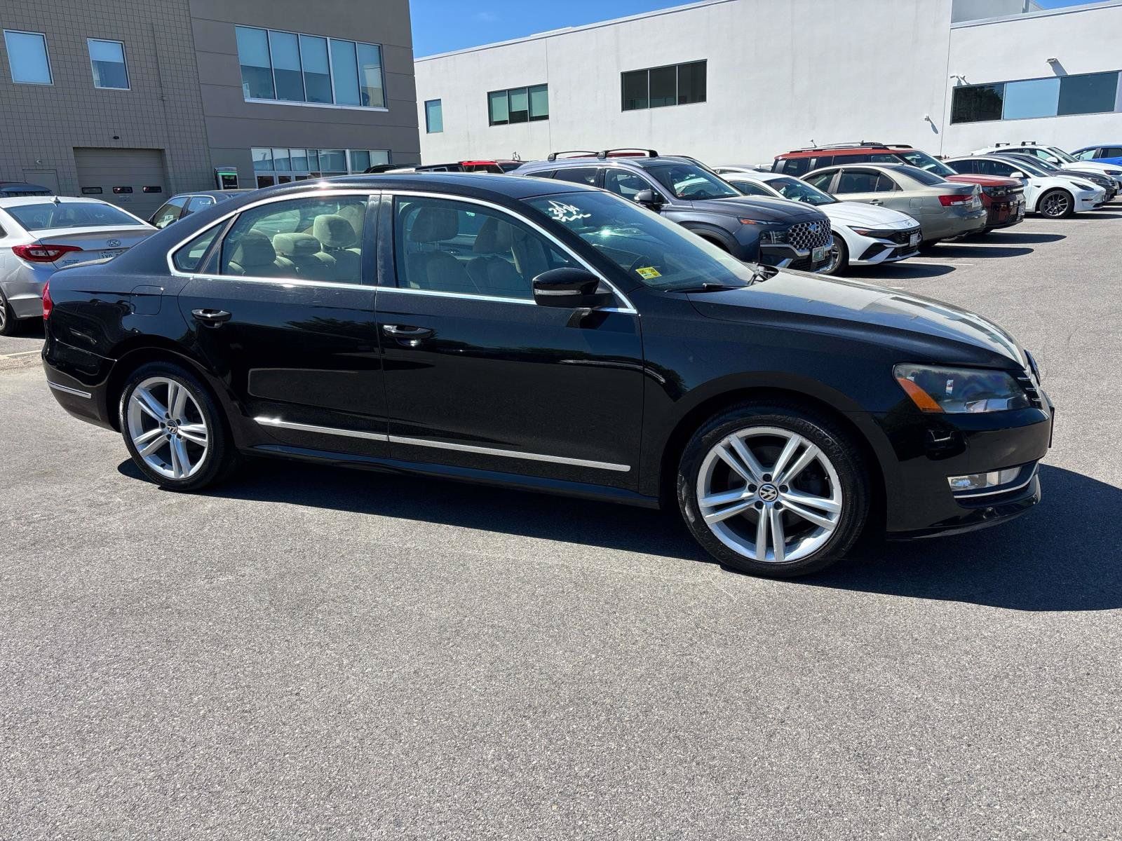 Used 2014 Volkswagen Passat TDI SEL Premium FWD image 7
