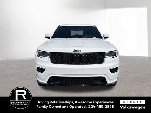 Used 2022 Jeep Grand Cherokee Laredo X image 3