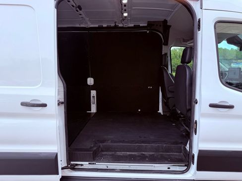 Used 2026 Ford Transit 250 148 Medium Roof RWD image 31