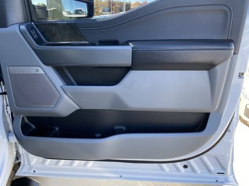 Used 2024 Ford F250 XLT w/ XLT Premium Package image 13