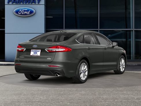 Used 2020 Ford Fusion SE FWD image 2