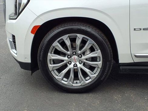 Used 2024 GMC Yukon Denali w/ Denali Reserve Package image 26
