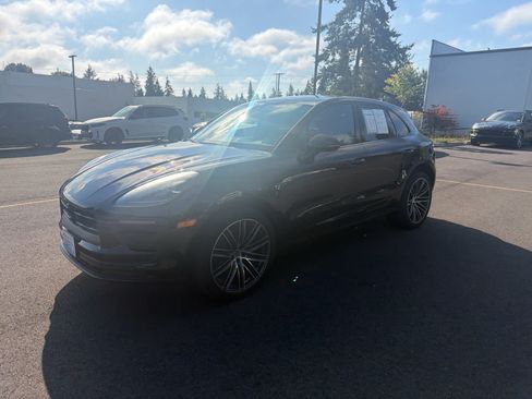 Used 2024 Porsche Macan AWD/4WD image 2