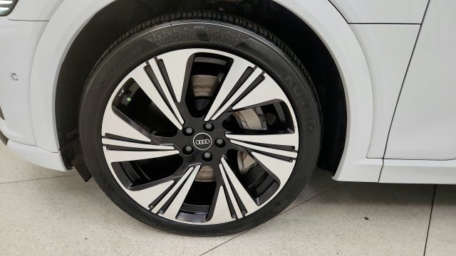 Used 2024 Audi Q8 e-tron Prestige w/ Prestige Package AWD/4WD image 80