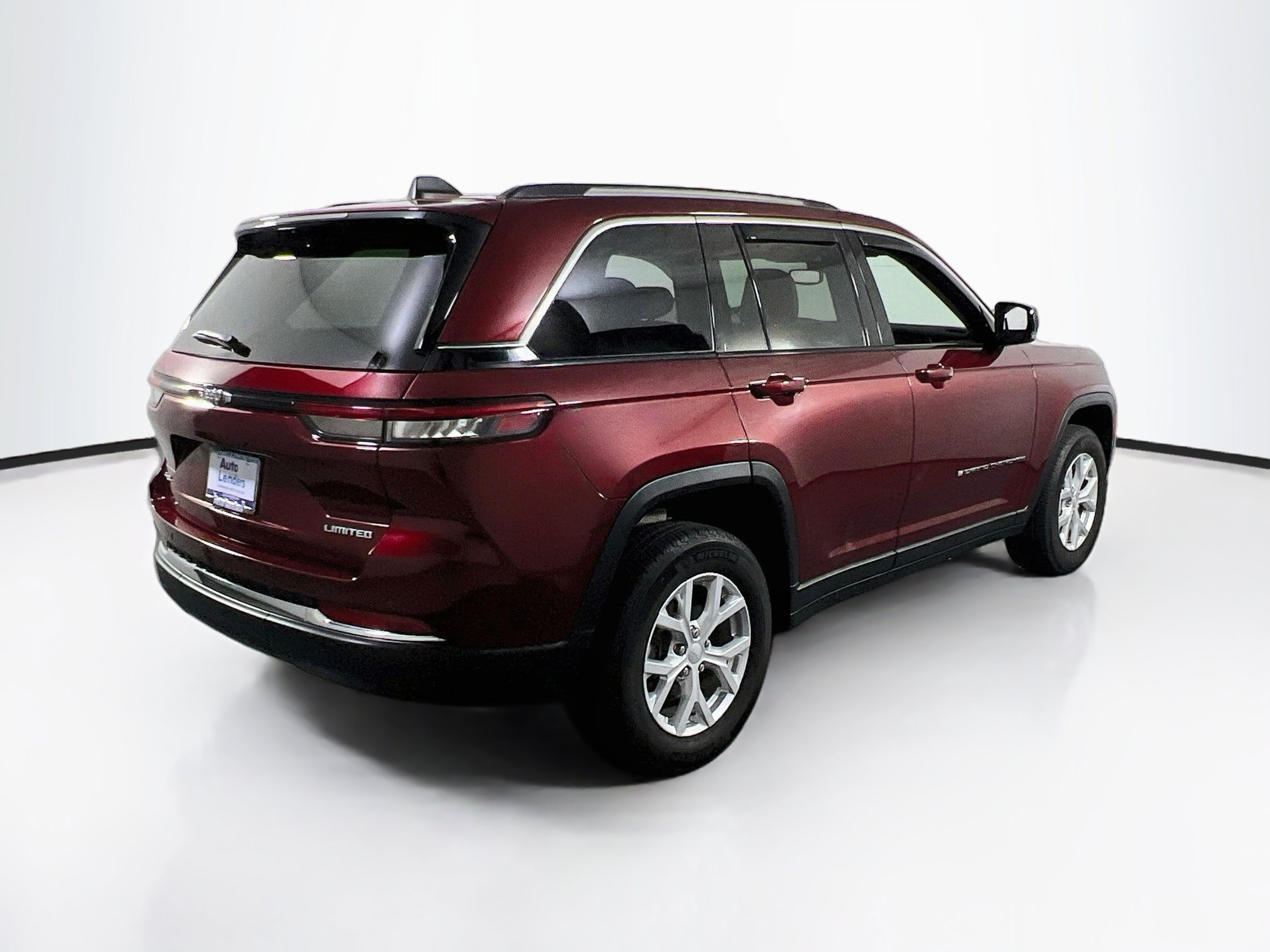 Used 2023 Jeep Grand Cherokee Limited AWD/4WD image 5