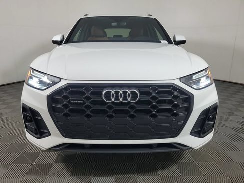 Used 2025 Audi Q5 2.0T Premium w/ Convenience Plus Package AWD/4WD image 2