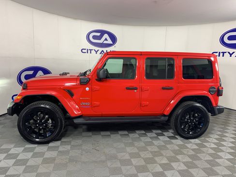 Used 2022 Jeep Wrangler Unlimited Sahara AWD/4WD image 6