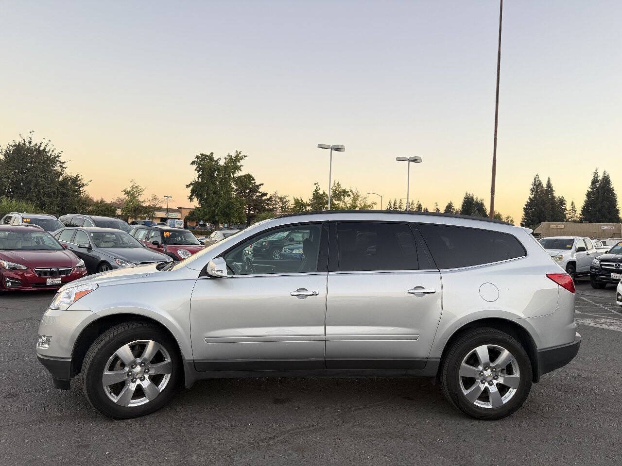 Used 2012 Chevrolet Traverse LT w/ All-Star Edition FWD image 5