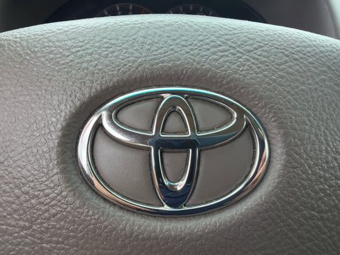 Used 2005 Toyota Camry LE image 26