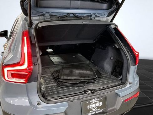 Certified 2023 Volvo XC40 B5 Plus w/ Driver Assist Package AWD/4WD image 7