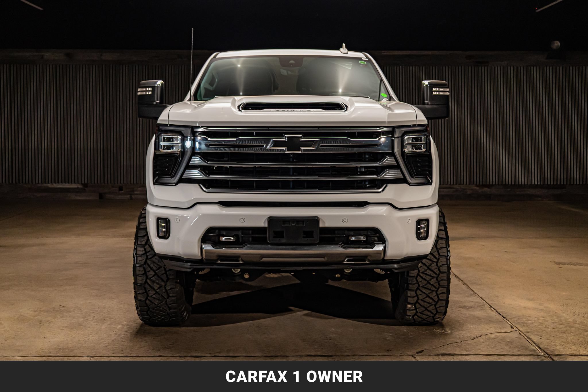 Used 2024 Chevrolet Silverado 2500 High Country w/ High Country Premium Package AWD/4WD image 4