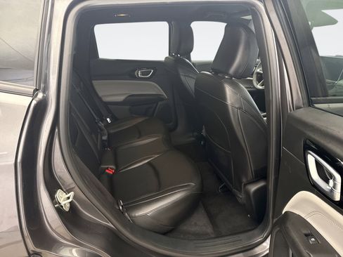 Used 2024 Jeep Compass Limited image 18